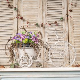 Rustic Bicycle Metal Wire Wall Planter Basket, Decorative Hanging Flower Pots, Vintage Bicycle Wall Art for Home, Garden, and Office Decor